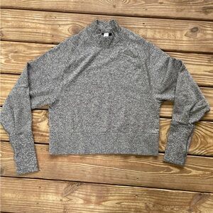 Lululemon Long Sleeve Top Size 8 Gray Thumbhole Athletic Running Shirt